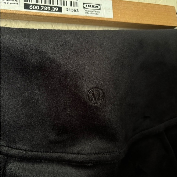 Lululemon | Women's Scuba High-Rise Velvet Mini Skirt Black Size Medium NWT - Picture 5 of 8